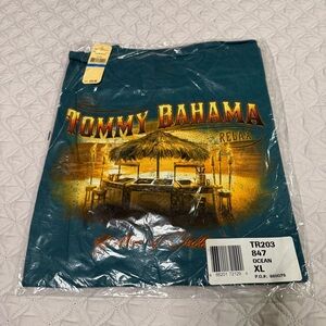 NWT Tommy Bahama Teal T-Shirt with Tropical Print - Size XL